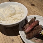 焼肉ホルモン 風土. - 土鍋ご飯(ゆきさやか)と芽ねぎ肉巻き