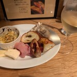 Full Full パンとワイン - 