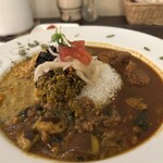 旧ヤム邸 - 角度を変えて3種カレー