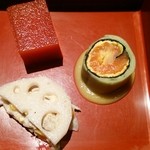 Nana ya - 前菜。左上の赤いのはトマト豆腐。