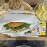 フレッシュネスバーガー プライムツリー赤池店 - 