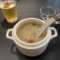 湘南飯店 - 秘伝の大根漬けと豚ガツの煮込みスープ