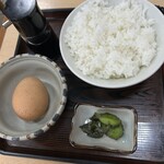 三平うどん - 定食に生玉子追加