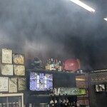 白樺 - 店内は凄い煙