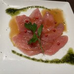 ちょい飲み酒場 イケバル - メジマグロのカルパッチョ 528円