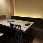 焼肉と炊きたて米 肉日和 - 内観