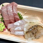 石塚魚店 - まぐろ、きんめ？平貝