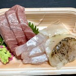 石塚魚店 - まぐろ、きんめ？平貝