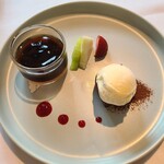 レストランI；caza - ガトーショコラ　バニラアイス　コーヒーゼリー　フルーツ