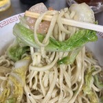 天一軒 - ヤキソバの麺リフト