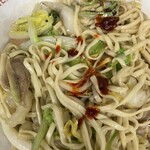 天一軒 - ヤキソバにも自家製ラー油