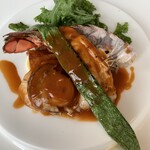 The Grill on 30th - メインディッシュ　オマール海老と紐付きホタテ貝のグリル　ナンチュアソース+¥1,500