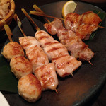 Jukusei Yakitori Izakaya Kamadoka - 焼き鳥５本盛り