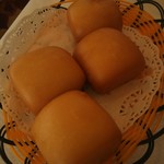 Singapore Seafood Republic - 揚げパン：チリソースに絡めていただくと美味。