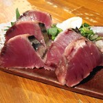 立川酒場 魚丸 - カツオのたたき880円