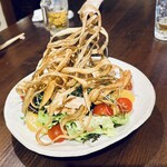 喜良 - ごぼうの唐揚げとチキンのサラダ