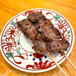 大衆酒場 かね子 - 厚切りタン 塩（２本）¥396