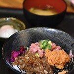 まぐろユッケ丼と定食 三崎屋 - 料理写真: