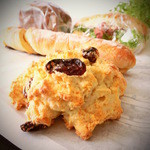 ブラフベーカリー 元町本店 - スコーンなど