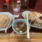 園春 - チャーハン¥600ともやし炒め¥450