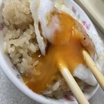 珠記大橋頭油飯 - 荷包蛋（半熟トロトロ）