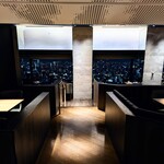 300888598 - 地上200ｍ、51階 窓辺のテーブル席から大阪の絶景を楽しみながらのディナービュッフェ。