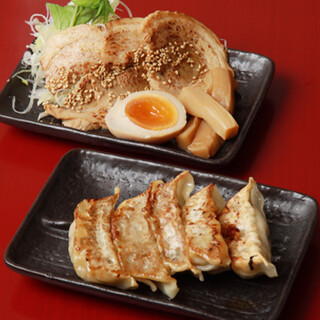 ラーメンだけじゃない！おつまみやちょい飲みセットもご用意◎