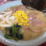 ラーメンショップ - 塩ラーメン
特盛焼豚250gとコーンをトッピング！