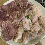 炭火ホルモン うち家 - 