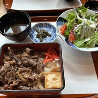 すき焼き十二天 - 【ランチ】すき焼き重(1,650円)