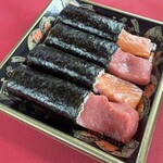 ロピア - 魚萬 海鮮はみ出し巻き(中とろ・サーモン)