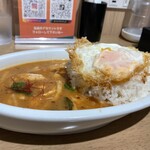たいてん屋 - レッドカレーライス with卵焼き