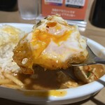 たいてん屋 - レッドカレーライス with卵焼き