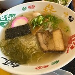 さんわ - ラーメンのアップです