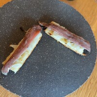 anchoa - これはシェフとしても自信がある一品のようです。直接ご説明があり、シェフ自身が1番おいしいと思う食材を扱っているそうです。アンチョビが苦手な人もこれなら絶対おいしいと思いました。