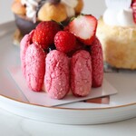 パティスリー ショコラトリー エメラ - 