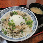 お食事処・宿泊 きとき - 【温泉玉子丼　５５０円】（味噌汁・追加出汁付）