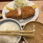 トンカツツキウマ - 