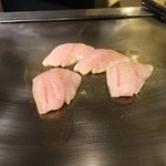 母屋　虎幻庭 - のどぐろを焼いています