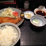 ふく泉 - 『福いずみ』名物、うどんの居ない『トンカツ定食』