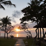 Suku Restaurant - ビーチフロントから朝日