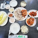 훼미리 손칼국수보쌈 - 