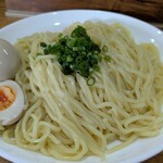 麻婆つけ麺 冠園 - 麻婆つけ麺の麺  味玉追加トッピング