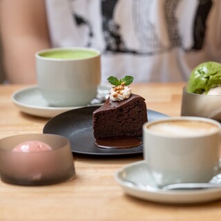 全新的美食體驗。