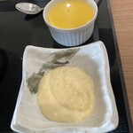 CHINESE DINING 瑞 - 味変用のにんにくマヨネーズ・ミルクプリン