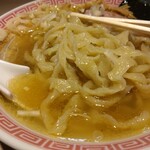 まるえ中華そば 巣鴨 - 麺はこんな感じ