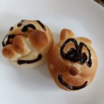 モンマルトル - アンパンマンと名犬チーズに癒される(>ᴗ<)