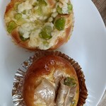 モンマルトル - そら豆のパン・エリンギパンはピリ辛