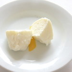 LA VERITA - 若狭の手作りモッツァレッラチーズ。独特の弾力、イタリア産にはない日本人好みの食感。真心こもった優しい味わい。