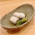 貴山 - 真鯛の白子とタラの芽の葛粉揚げの二杯酢浸し